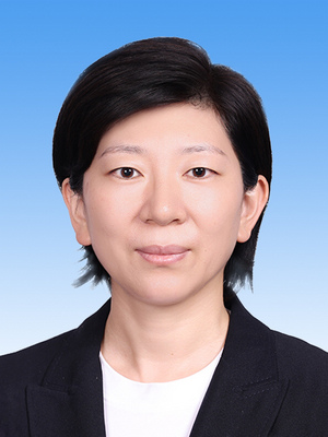 杜尚澤，女，漢族，1981年10月生，研究生學(xué)歷，中共黨員，現(xiàn)任人民日報社編委委員兼政治文化部主任、北京分社社長。